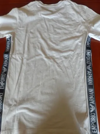 Dos Camisetas EA7 Emporio Armani Negra y blanca