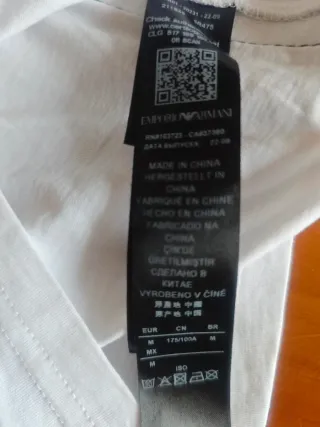 Dos Camisetas EA7 Emporio Armani Negra y blanca