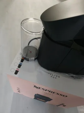 Cafetera Nespresso Vertuo Pop Negra