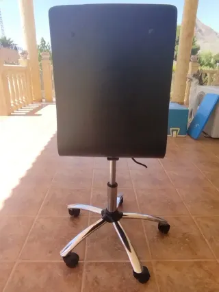 Silla de escritorio infantil con flores