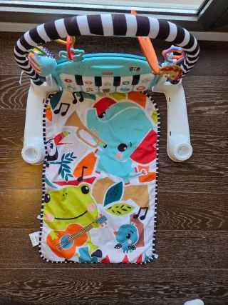 Alfombra de juegos para bebé con piano