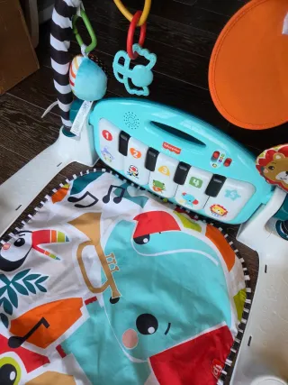 Alfombra de juegos para bebé con piano