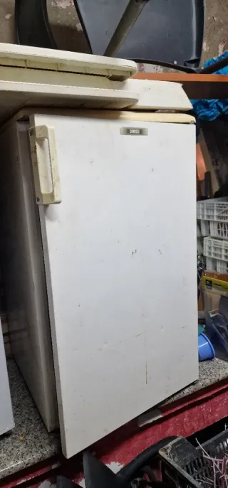 Nevera pequeña Zanussi