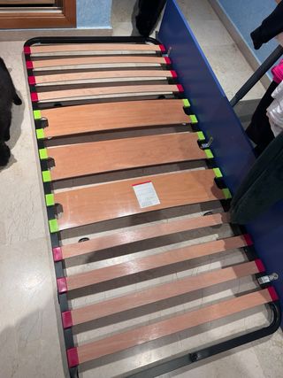 Cama nido de madera y azul