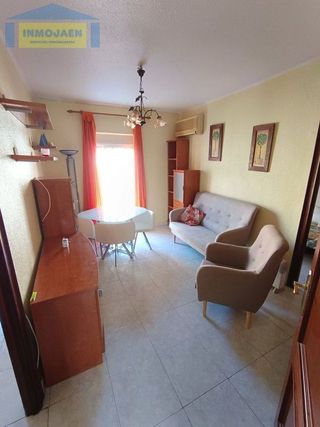 Piso en alquiler en Peñamefecit - Avda Barcelona en Jaén