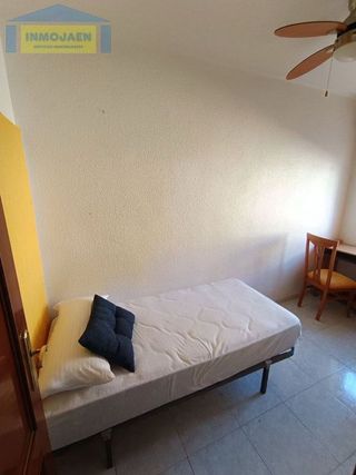 Piso en alquiler en Peñamefecit - Avda Barcelona en Jaén