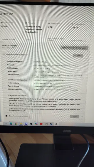 Ordenador de sobremesa negro