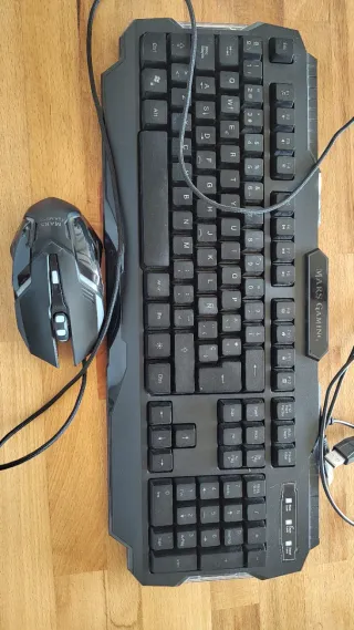 Ordenador de sobremesa negro