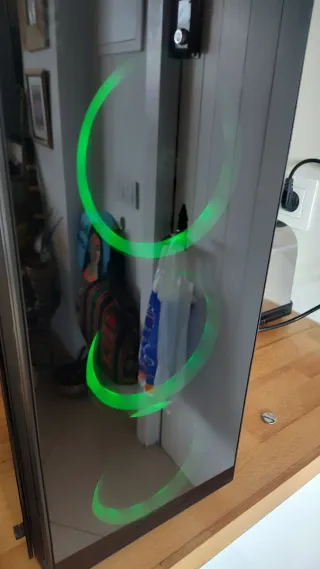 Ordenador de sobremesa negro