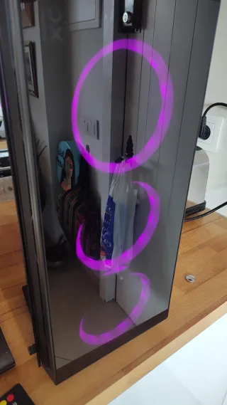 Ordenador de sobremesa negro