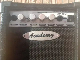 Amplificador Guitarra Academy AP-15G 15W
