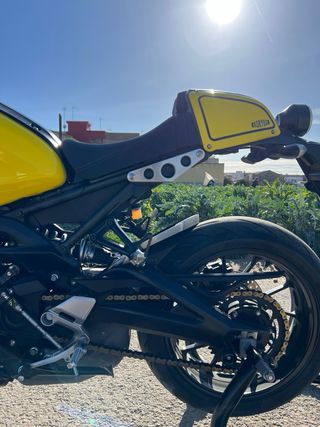 Yamaha XSR 900 Negra y Amarilla