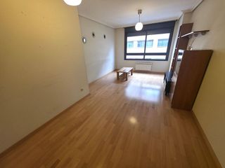 Piso en alquiler en San Isidro - Los Almendros en Alcalá de Henares