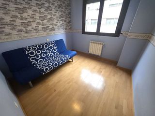 Piso en alquiler en San Isidro - Los Almendros en Alcalá de Henares