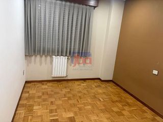 Piso en alquiler en Centro en Ourense