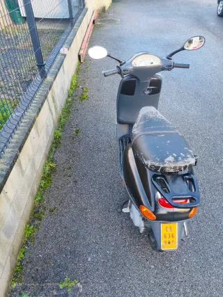 Scooter Piaggio Vespa ET2 Negra