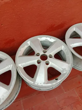 Llantas Ford Focus 16 (4 unidades)