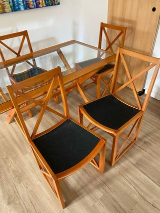Mesa Comedor Madera y Cristal + 4 Sillas