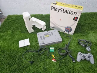 PlayStation 1 original Primer modelo SCPH-5502