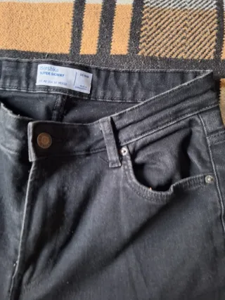 Pantalón skinny negro hombre