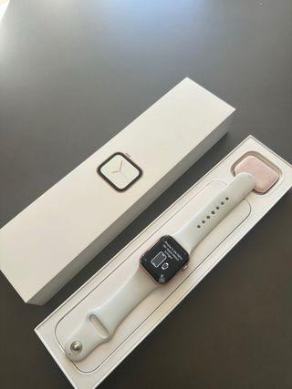 Apple Watch Series 4 Rose Gold