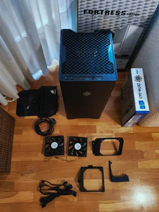 Chasis Silverstone Fortress MATX y PC i3, 8gb, etc