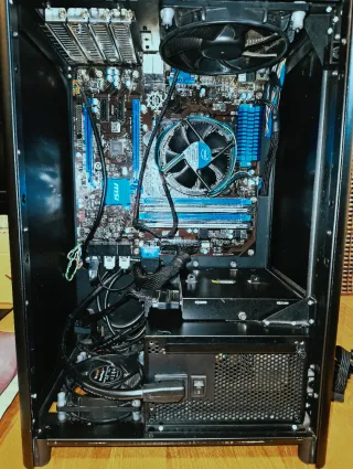 Chasis Silverstone Fortress MATX y PC i3, 8gb, etc