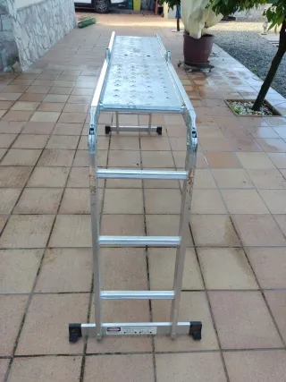 Escalera Multiusos EN131. Escalera multiusos.