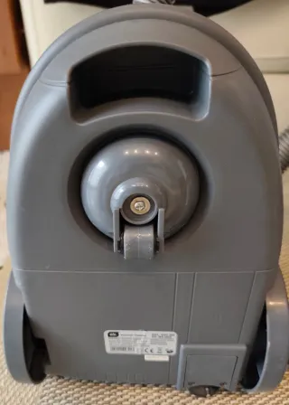 Aspiradora OK blanca y gris