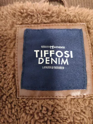 Chaqueta de polipiel marrón