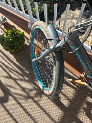 Bici niña B-Twin gris