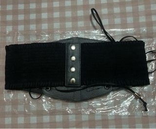 Cinturón ancho estilo corsé