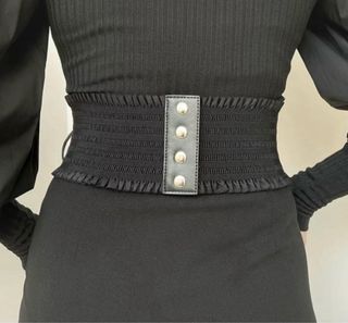 Cinturón ancho estilo corsé