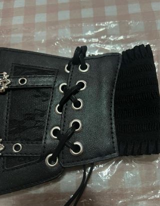 Cinturón ancho estilo corsé