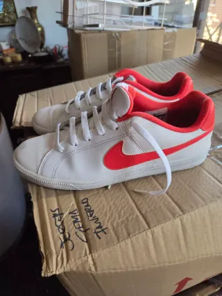 Tenis Nike Edición Limitada Blanco/Rojo