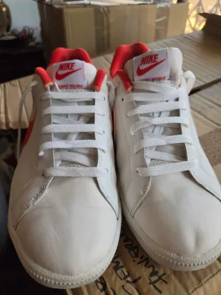 Tenis Nike Edición Limitada Blanco/Rojo