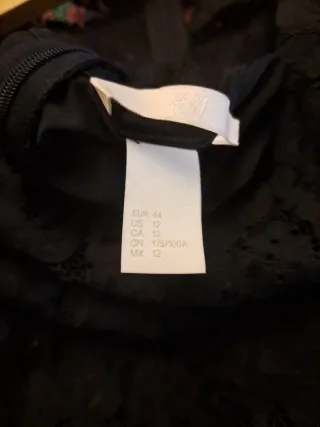 Vestido negro de encaje