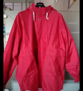 Chubasquero Napapijri x Martine Rose Rojo