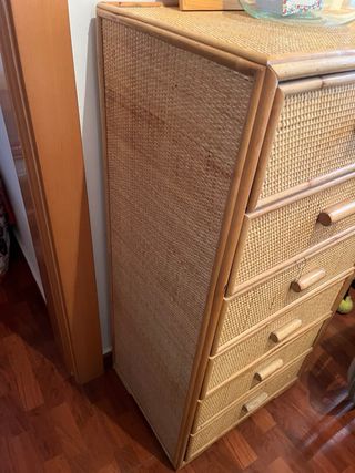 Cajonera de mimbre y madera maciza