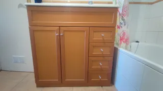 Mueble de baño madera y mármol