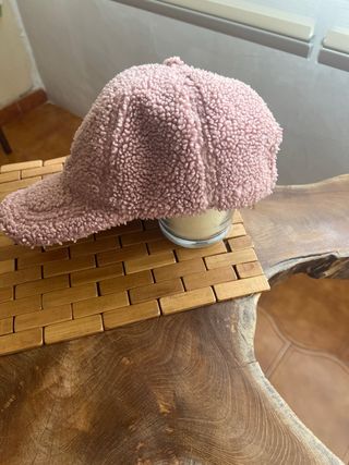 Gorro deportivo de peluche