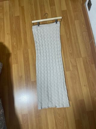 Conjunto Bershka top y falda beige