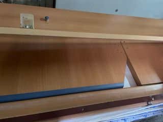 Cama nido azul y marrón