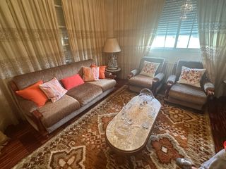 Sofá antiguo retro vintage tela y madera