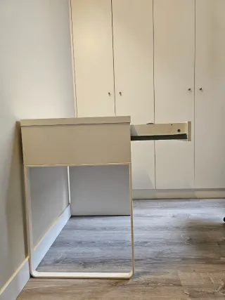 Escritorio MICKE Ikea 73x50cm