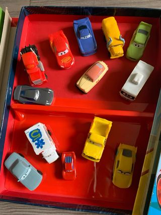 Libros interactivos Disney muñecos incluidos 10€