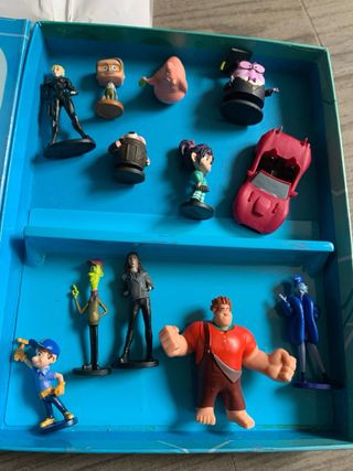 Libros interactivos Disney muñecos incluidos 10€