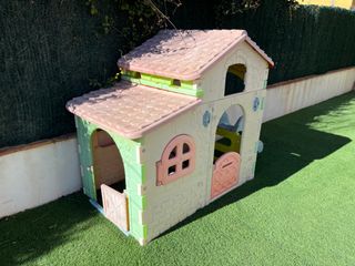 Casita infantil con tobogán