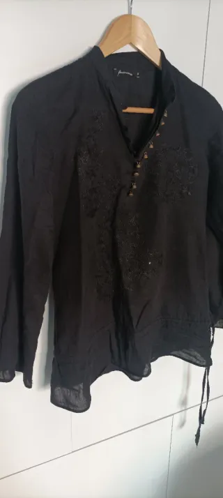 Blusa negra Stradivarius