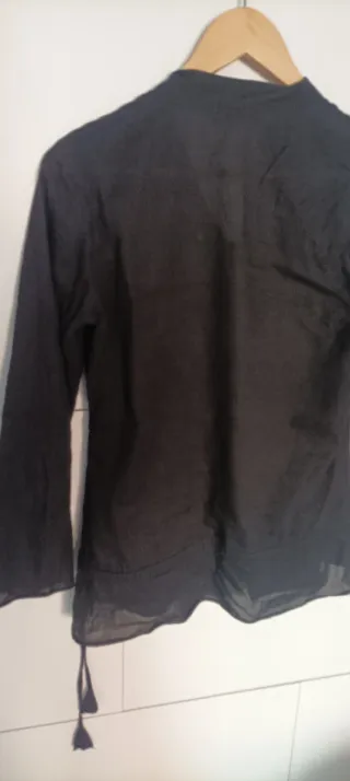 Blusa negra Stradivarius